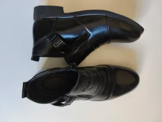 Zapatos de vestir elegantes negros