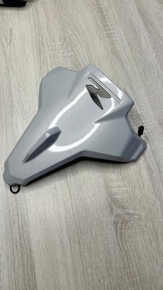 BMW F900R - Pieza Plástico Negro/Plata