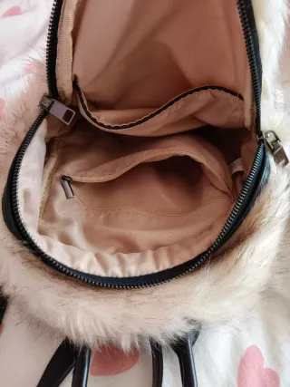 Bolso peludo beige y marrón