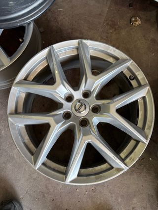 Llantas Volvo