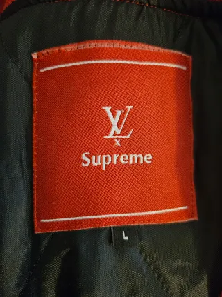 Chaqueta bomber roja extravagante monograma L