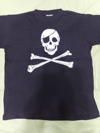 Camiseta calavera pirata
