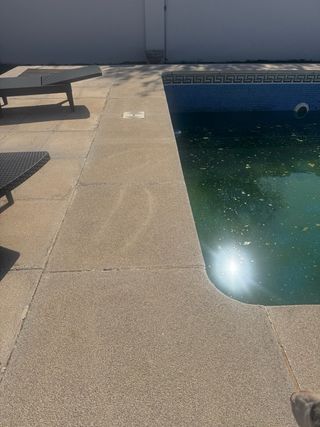 Remate de piscina de granito