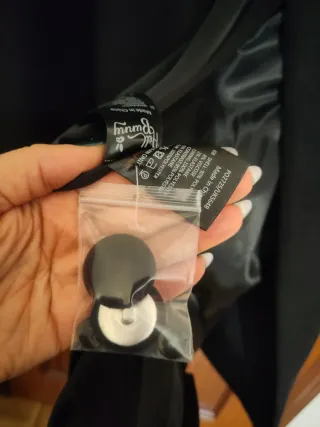 Abrigo Hell Bunny Negro con etiqueta