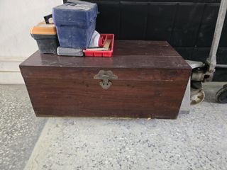 Baúl antiguo de madera