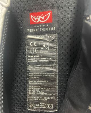 Mono de moto Berik deportivo blanco y negro