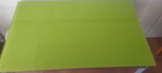 Mesa de cocina cristal verde y metal