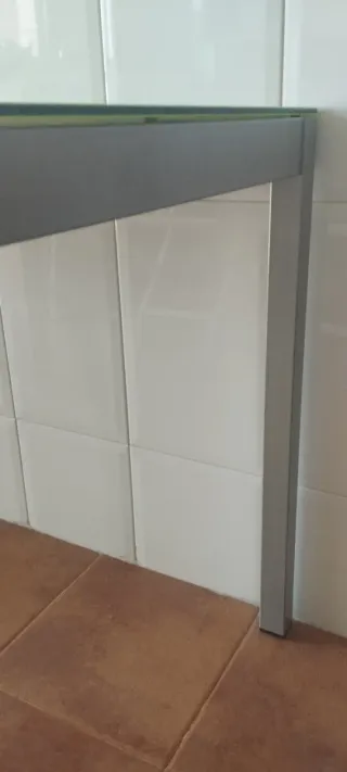 Mesa de cocina cristal verde y metal