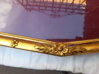 Antigua Abaniquera Dorada con Flor