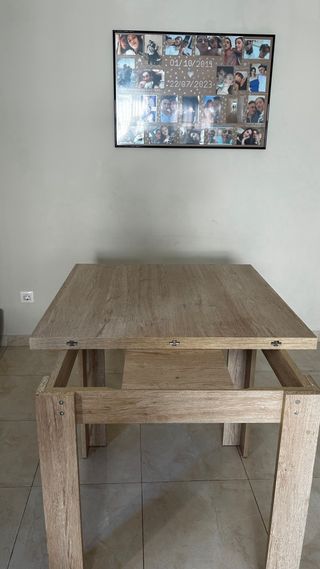 Mesa de comedor de madera