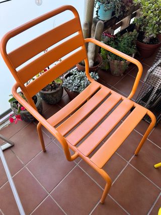 2 Sillas Metálicas Naranja y Amarillas