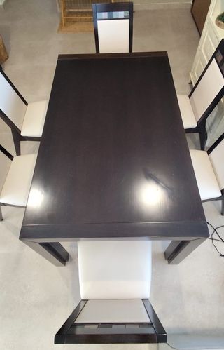 Mesa extensible wengué y 6 sillas a juego