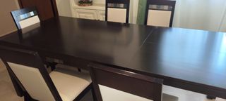 Mesa extensible wengué y 6 sillas a juego