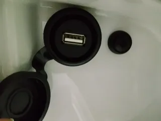 Ciclomotor Scooter Blanco UM CHILL 50/ año 2022.