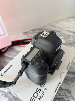 Canon EOS 6D Mark II + 2 Objetivos