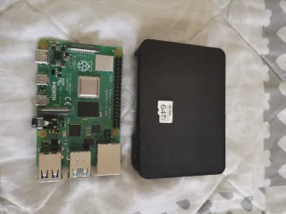 Raspberry Pi 4 Model B 4Gb + Caja + 64GB