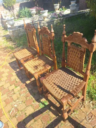 Juego de 3 Sillas de Madera y Yute