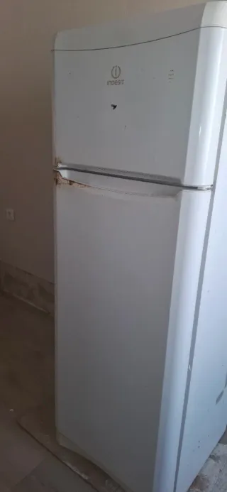 Frigorífico INDESIT