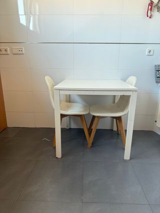 Mesa de comedor/cocina blanca,