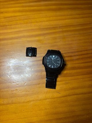 Reloj de Marca Negro