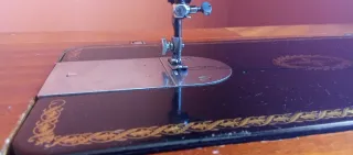 Máquina de coser ALFA antigua