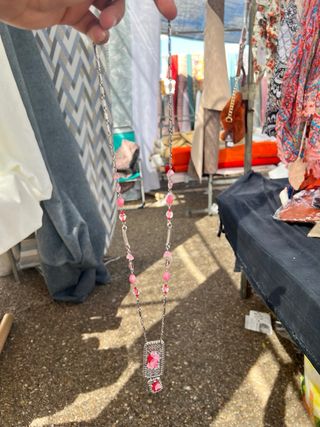 Collar largo beige y dorado