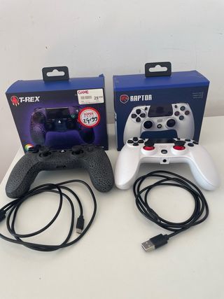 PS4 (PlayStation 4) 1TB + 2 Mandos