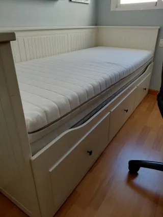 Cama IKEA model Hemnes (se convierte en dos cama)
