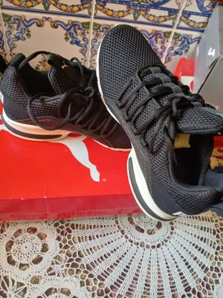 Zapatos Puma Negros Talla 40.5