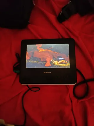 DVD Portátil Sansui con Funda para ponerlos en los