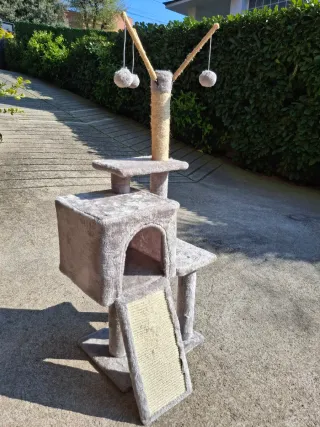 Árbol rascador para gatos
