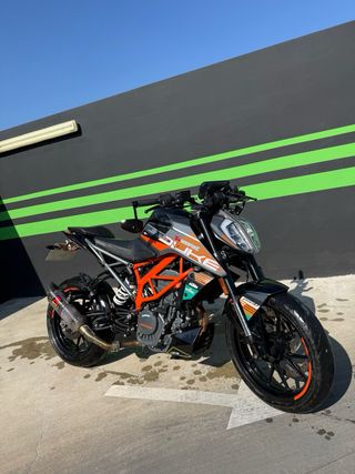 KTM Duke 125cc 2021 Negra/Naranja