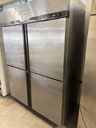 Nevera industrial Zanussi 4 puertas