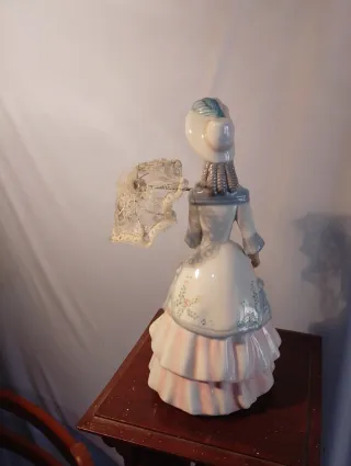 Escultura de Porcelana Tengra