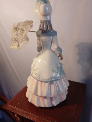 Escultura de Porcelana Tengra