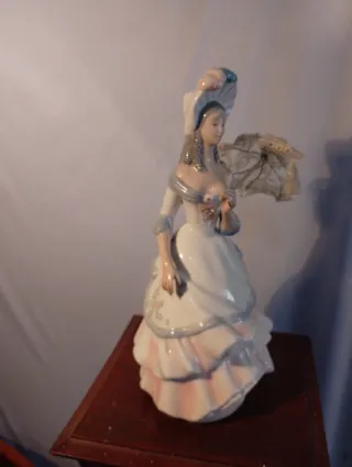 Escultura de Porcelana Tengra
