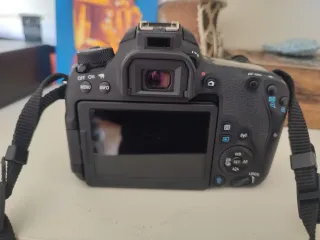 Pack Cámara Canon 77D + 2Objetivos i accesorios