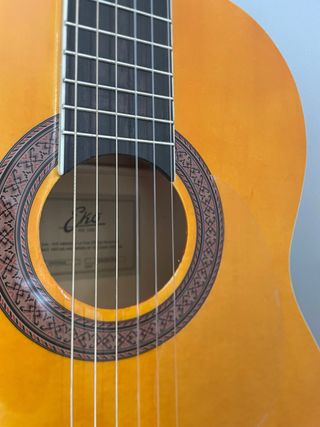 Chitarra classica color miele