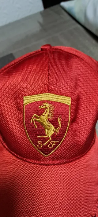 Cappello Ferrari Rosso Uomo