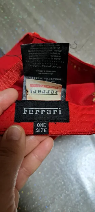 Cappello Ferrari Rosso Uomo