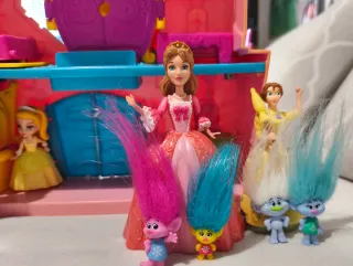 Castillo de Juguete con Figuras