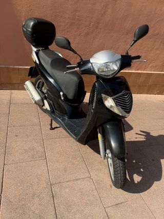 Honda SH 125i Scooter Automática Negra