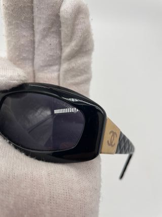 Gafas de sol Chanel negras y grises