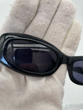 Gafas de sol Chanel negras y grises