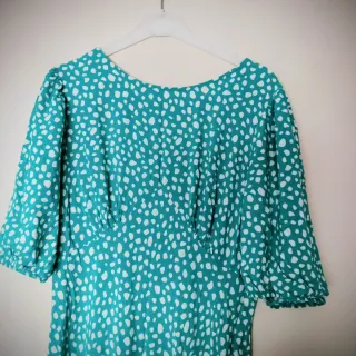 Vestido largo verde con estampado blanco