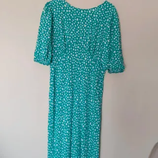 Vestido largo verde con estampado blanco