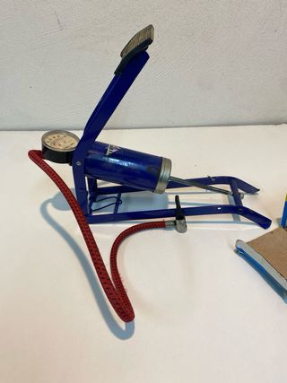 Bomba de aire Nippon con medidor de presión