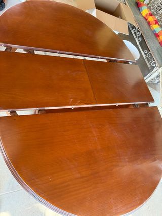 Mesa de comedor redonda de madera