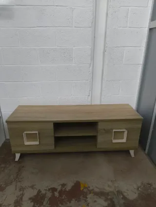 Mueble de salón madera y blanco