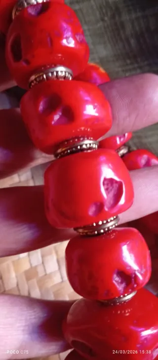 Collar antiguo de coral rojo